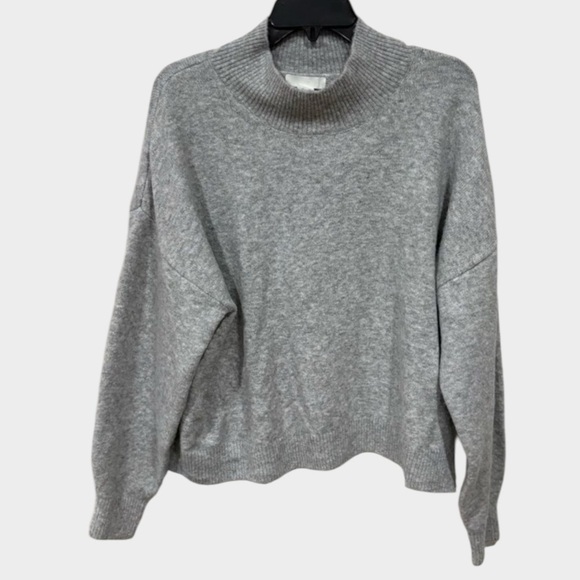 H&M Sweaters - H&M Gray Turtleneck Sweater with Ribbed Trim Size XL
